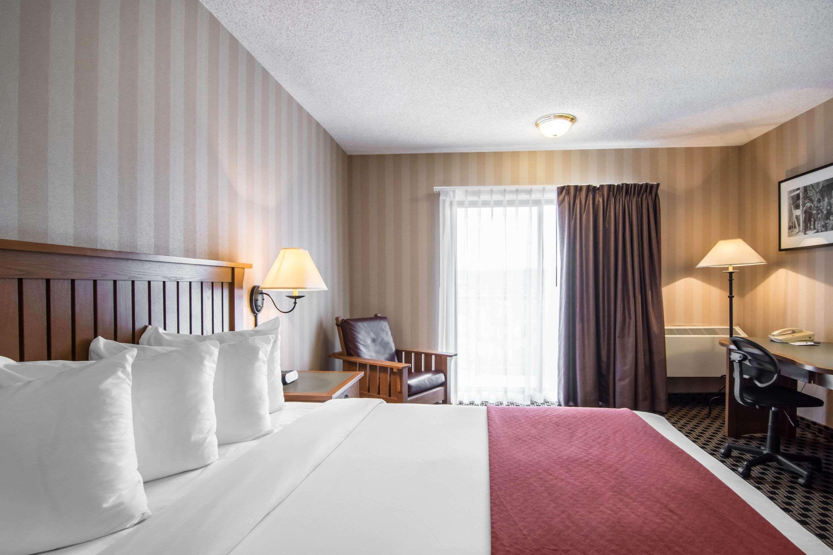 Quality Hotel Drumheller Bagian luar foto