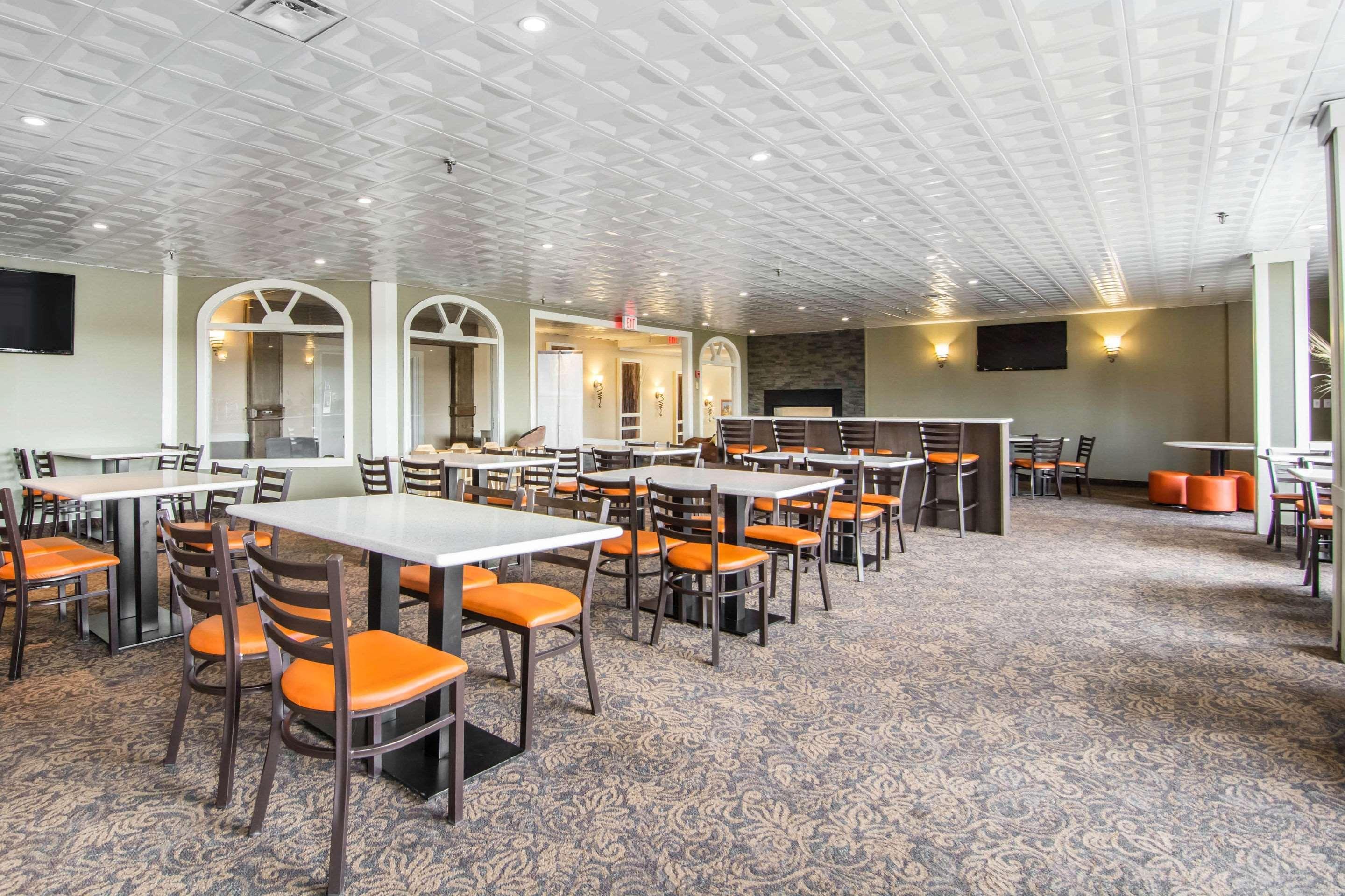 Quality Hotel Drumheller Bagian luar foto