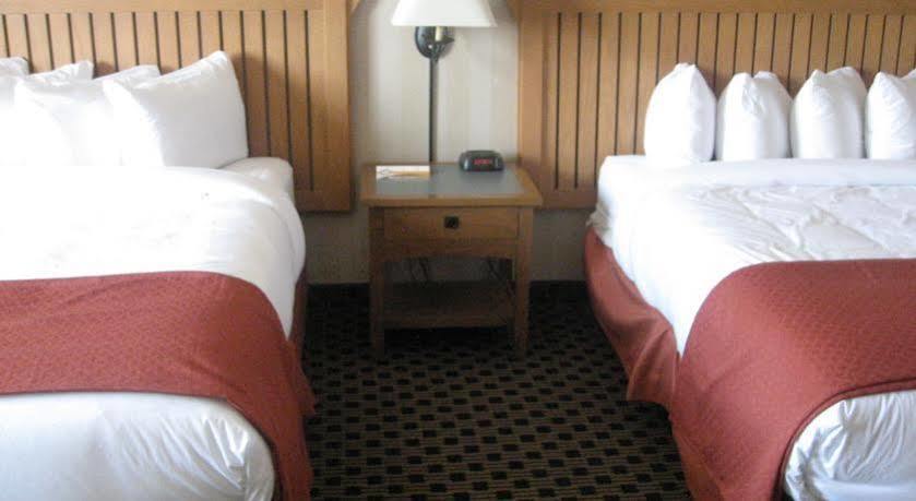Quality Hotel Drumheller Bagian luar foto